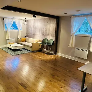 Urban Retreat - 2 Bedroom, 3 Beds, 6 Guests, Free Parking Longueuil